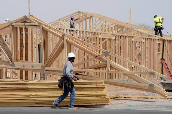 Ossature d'un bâtiment résidentiel en construction